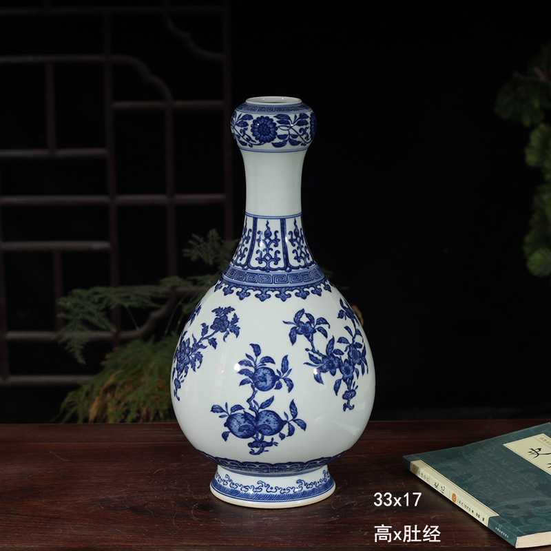 Jingdezhen imitation the qing dynasty imperial dragon Cao Long grain blue and white garlic garlic vase display vases, 35 cm high