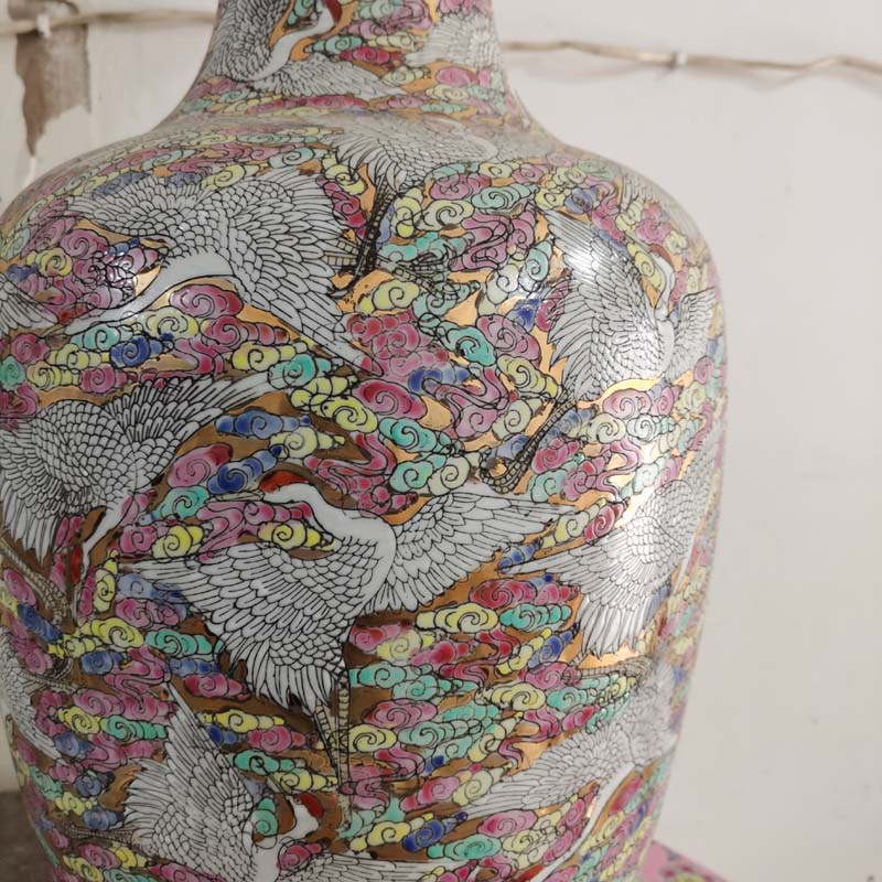 Jingdezhen hand - made famille rose flower display mesa high - grade prosperous powder enamel vase vase golden golden crane