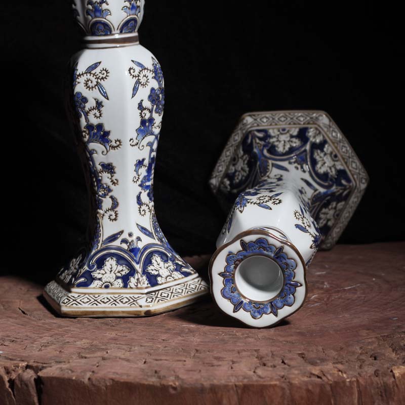 Classical jingdezhen porcelain based shaped elegant Classical ancient candlestick porcelain flower vase with blue and white porcelain vase with flowers
