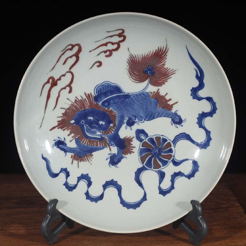 The Jingdezhen painting furnishing articles unicorn blue and white porcelain of Jingdezhen ceramic painting red lion decorative porcelain