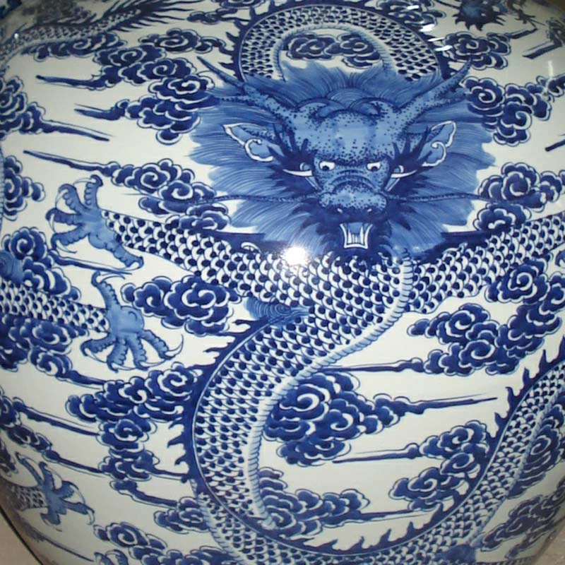 Jingdezhen blue and white celestial hand - made qianlong dragon vase high - grade blue dragon air big vase tree