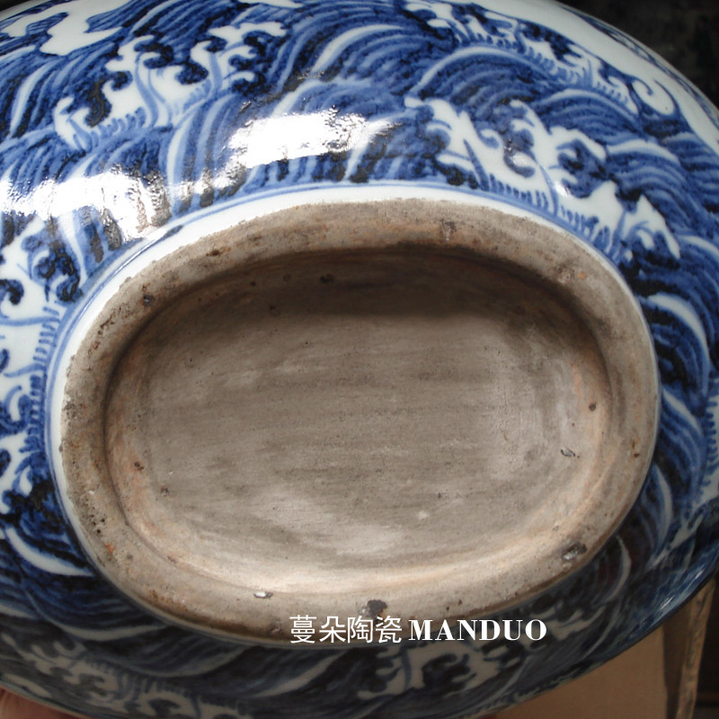 Jingdezhen blue and white sea dragon jintong hand - made long neck flat bottles of Jingdezhen blue and white dragon long - necked vase