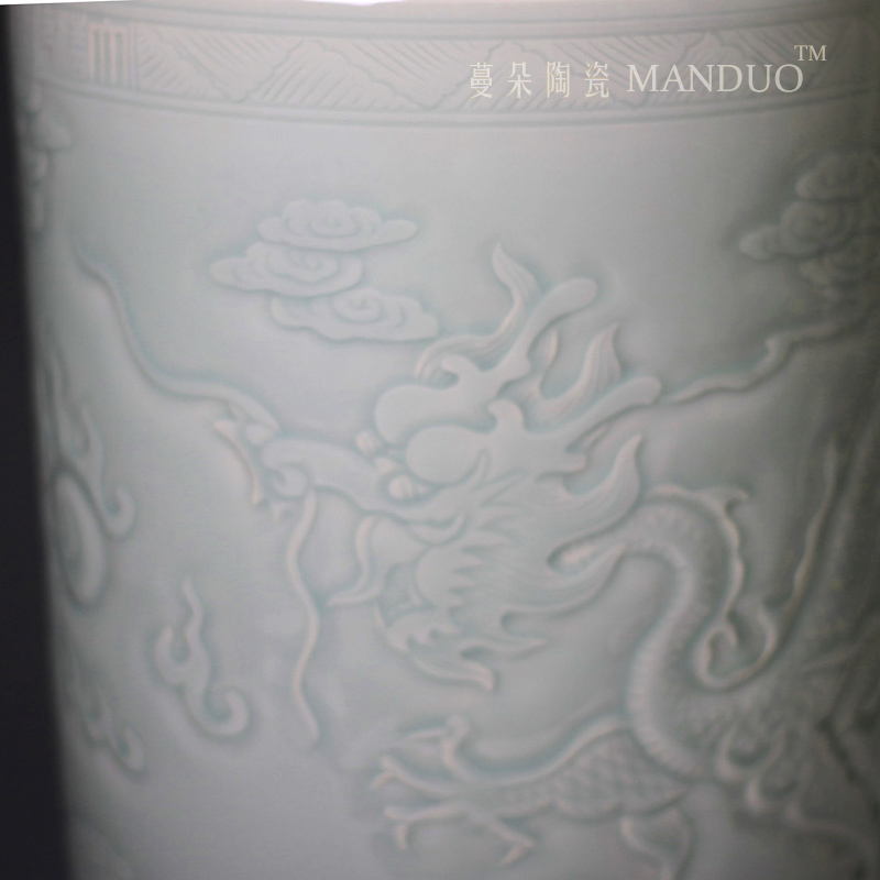 Jingdezhen high - grade engraving quiver straight carved dragon playing bead display table vase artistic vase