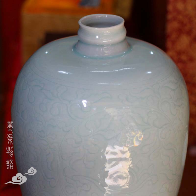 Jingdezhen imitation of the song dynasty shadow shadow knife clay green China mei bottle vase elegant porcelain vases, antique porcelain