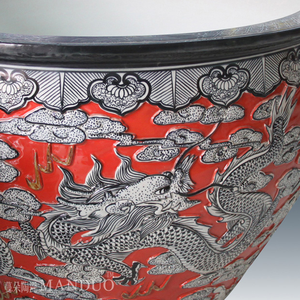 Jingdezhen, 65, 80, 90 large diameter end of red and yellow porcelain carved dragon dragon carving large cylinder