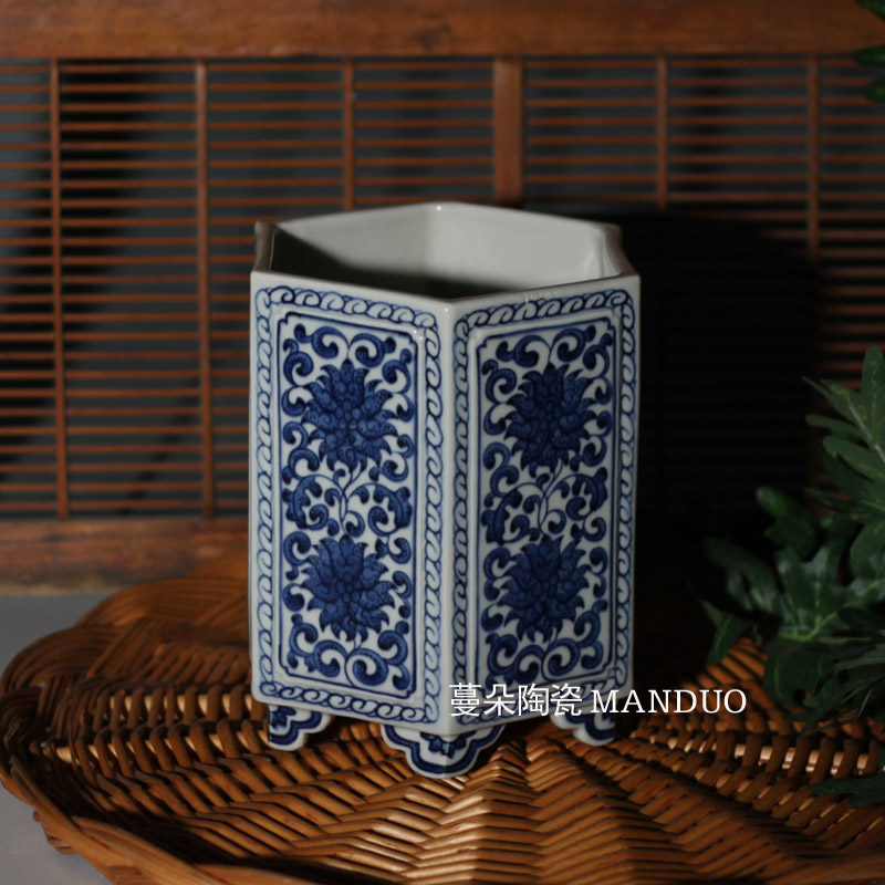 Pure hand - made jingdezhen blue and white porcelain brush pot qianlong six sides Wen Fang elegant blue and white porcelain brush pot move