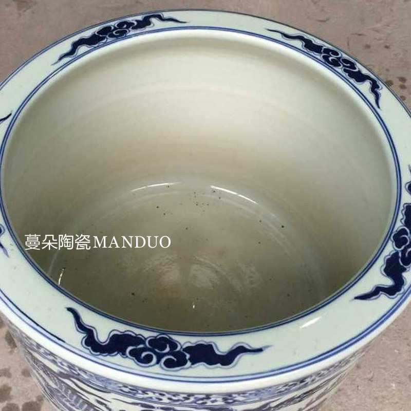 Jingdezhen hand - made ssangyong grain big censer blue and white dragon temple temple supplies high - end cultural big censer