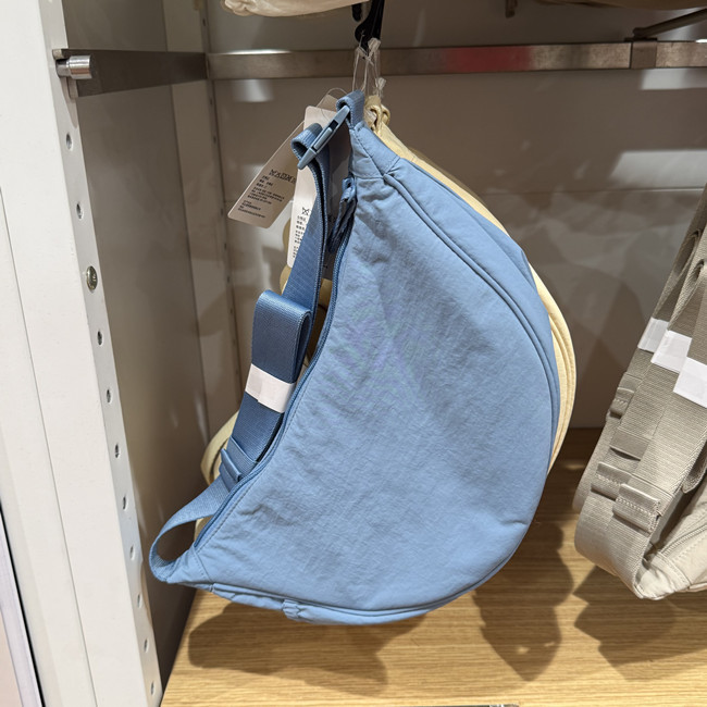Uniqlo Women's and Men's Crossbody Bag/Shoulder Dumpling Bag with Adjustable Shoulder Strap 26 Spring/Summer New Model 481610