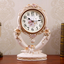 High-grade European retro table clock Living room decorative ornaments table clock Fashion creative mute sitting clock Personality art table clock