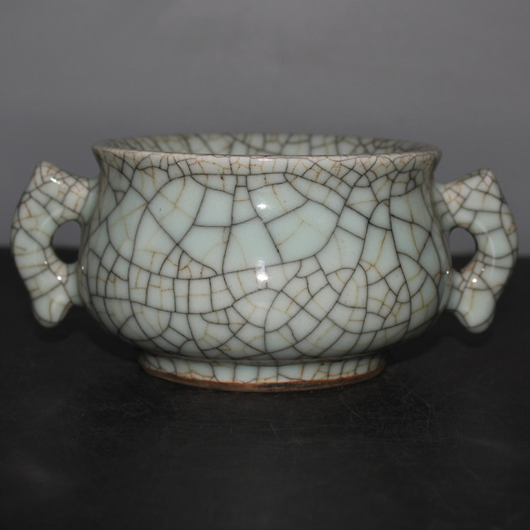 Brother kiln open piece amphora incense burner flint red bottom foot old kiln five famous kiln antique collection home Chinese ornaments Qing