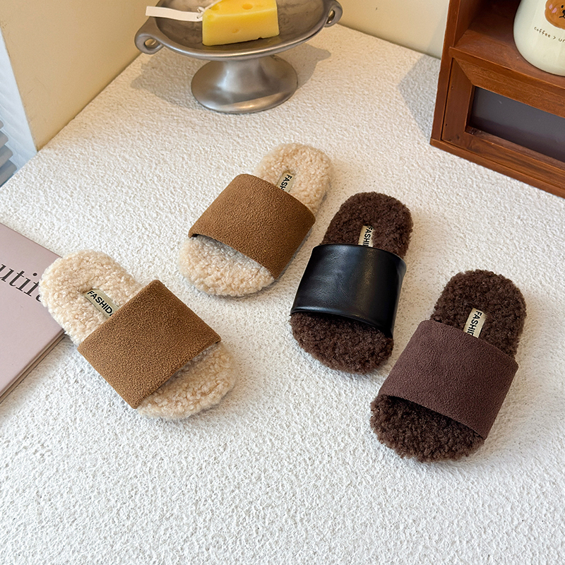 Autumn and Winter New Suede Leather Stain-Resistant Versatile Slippers for Girls, Suitable for Outdoor Wear, with Lamb Wool, Casual, Lazy Style, Non-Slip 2025