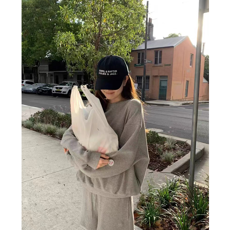 South Korea Dongdaemun Oun*Ce Casual Loose Waffle Knit Crew Neck Long Sleeve Sweatshirt Embroidered Shorts Set Spring