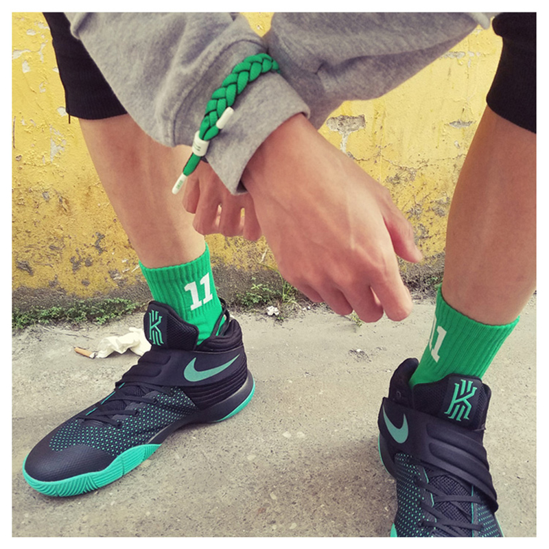 Vòng đeo tay bóng rổ ngôi sao mới thứ 11 của Celtics Kích thước có thể điều chỉnh được 	quả bóng rổ spalding