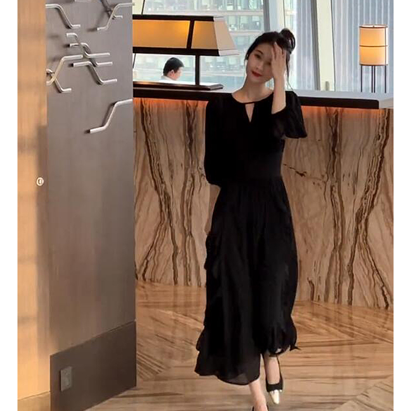 Plus Size Dress Summer 2026 New Women's French Hepburn Style Little Black Dress Elegant Waist-Cinching Belly-Covering Chiffon Dress