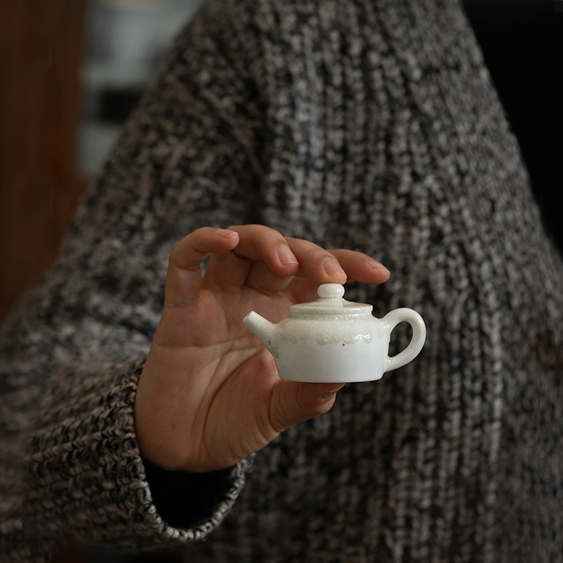 Muchen Firewood Burning |   Welfare Item: Mini White Teapot for Kung Fu Tea, Handmade Natural Ash-Glazed Porcelain Clay, for One Person.
