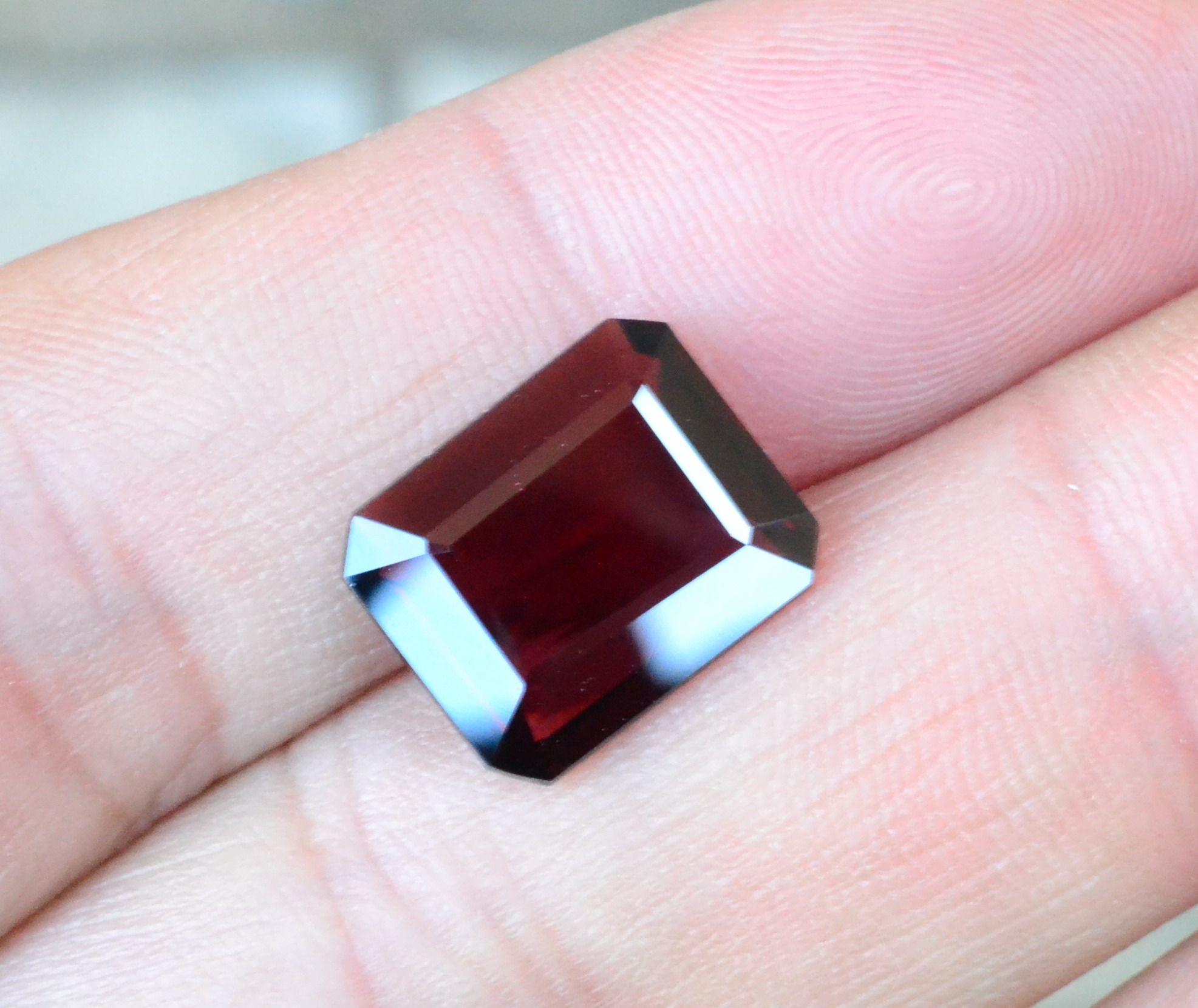 Natural iron magnesium aluminum garnet bare stone men's square ring surface 11*13 mm 6 66 carats clean and flawless