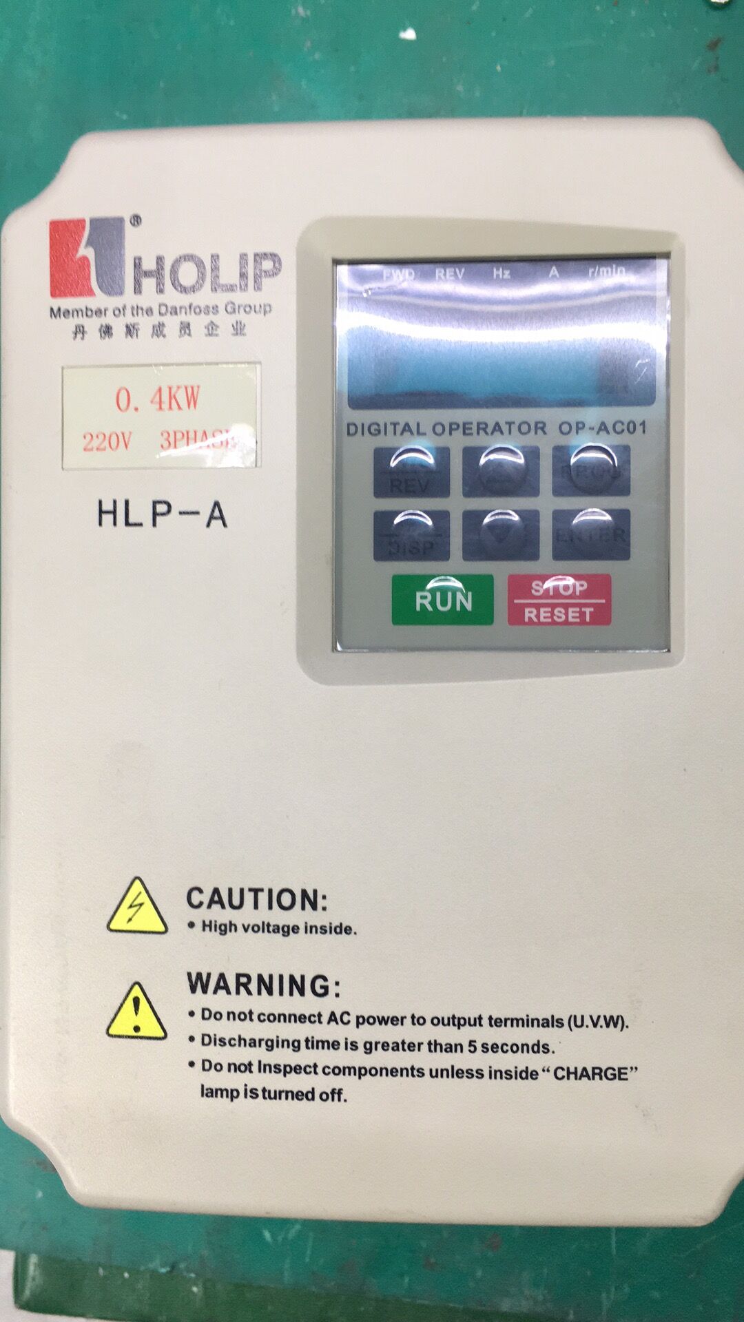 HLPA00D423C used Helip 220V0.4KW frequency converter test package