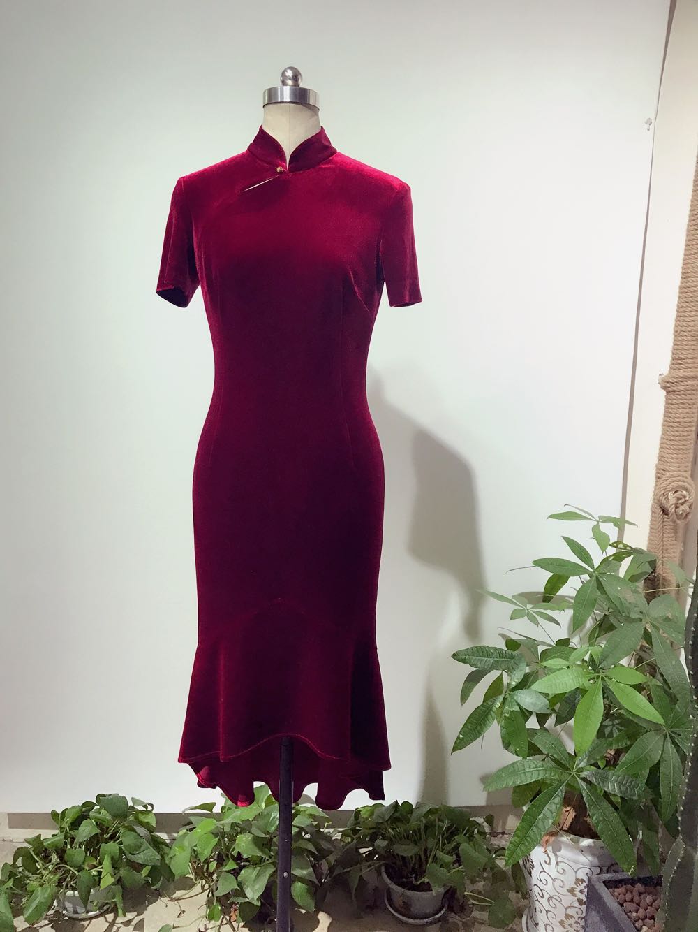 JULEE Customised Wine Red Color Improved Sashimi Gown Irregular Fish Tailoring to a small gown dress