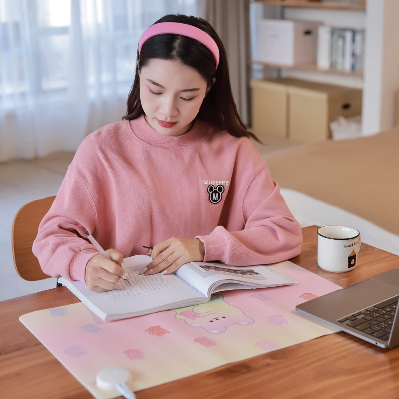 Two pieces 88-fold-ins Gradual Layer Soft sugar Bear fever Step up the plug-in desk Warm Cushion Office Warm Hand Writing Warm Table Mat