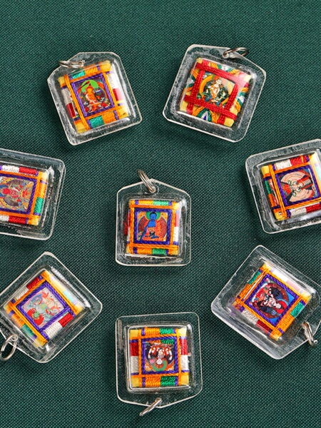 Small White Buddha Mother God of Wealth Pendant Colorful Wire