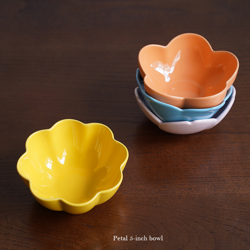 Candy Color Cute Petals 4 Colors 5 Inch Ceramic Small Bowl Fruit Salad Bowl Rice Bowl of Snack Bowl Sweet Bowl