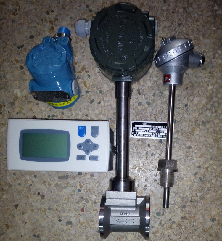 Stainless steel vortex street flow meter with temperature pressure intelligent compensation type LUGB-2401P6 steam flow meter