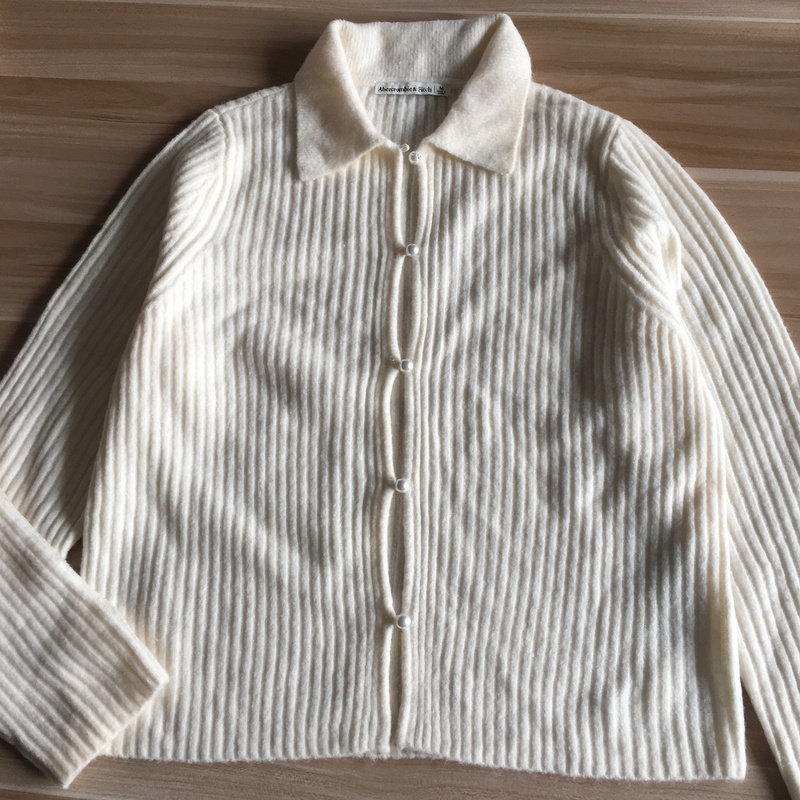 Foreign Trade Export Women's Clothing European and American Original Order Women's Autumn and Winter White Fashionable Pearl Button Sweater Cardigan Foreign Trade Export Women's Clothing European and American Original Order Women's Autumn and Winter White Fashionable Pearl Button Sweater Cardigan