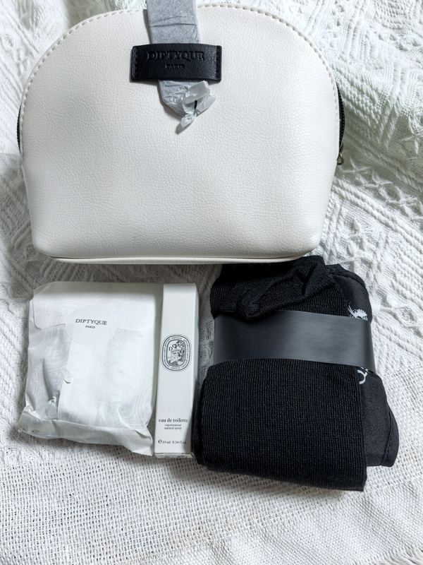 Free Shipping! Qatar Airways Accessories Cosmetic Bag Toiletry Bag Storage Bag Size 16X6X14