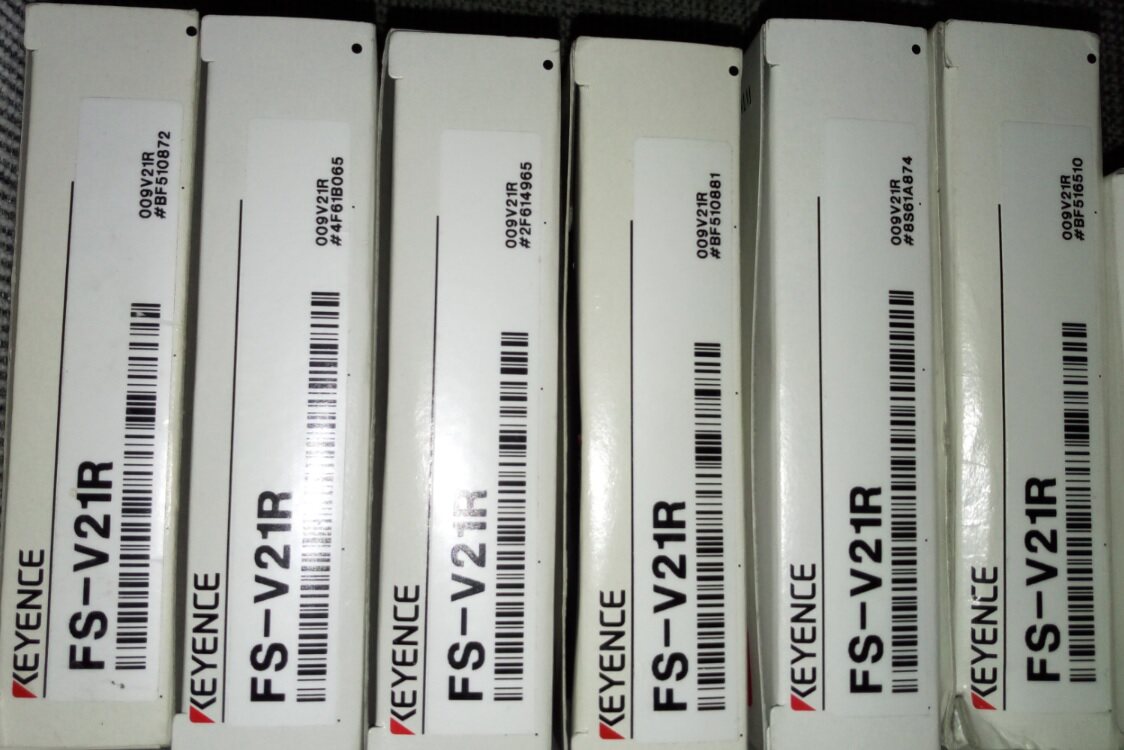 FS-V21R recycles brand new original dress Keen KEYENCE fiber amplifier fake one penalty ten