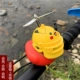 Белая красная утка, привязанная Pikachu Level 3