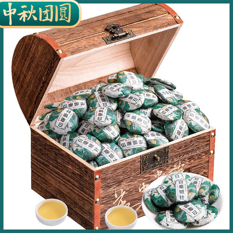 2017 Fuding White Tea Flower Fragrance Pekoe Silver Needle Small Square Piece Cake Tea Old White Tea Solid Wood Gift Box 500g