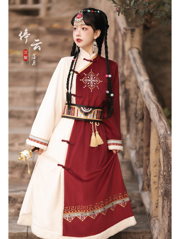 Китайцы одежда наборы 原创藏枫改良汉服女中国风秋冬汉元素少女民族风加绒藏袍披风套装