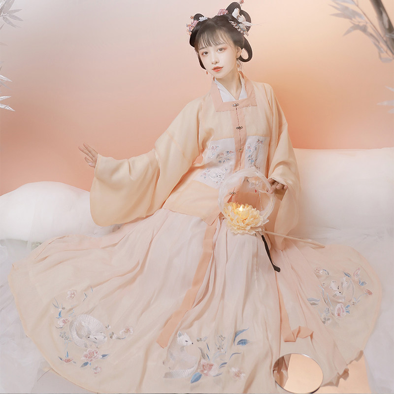 灵狐繁花原创明制汉服女中国风春秋仙气古装对襟方领补子齐腰全套