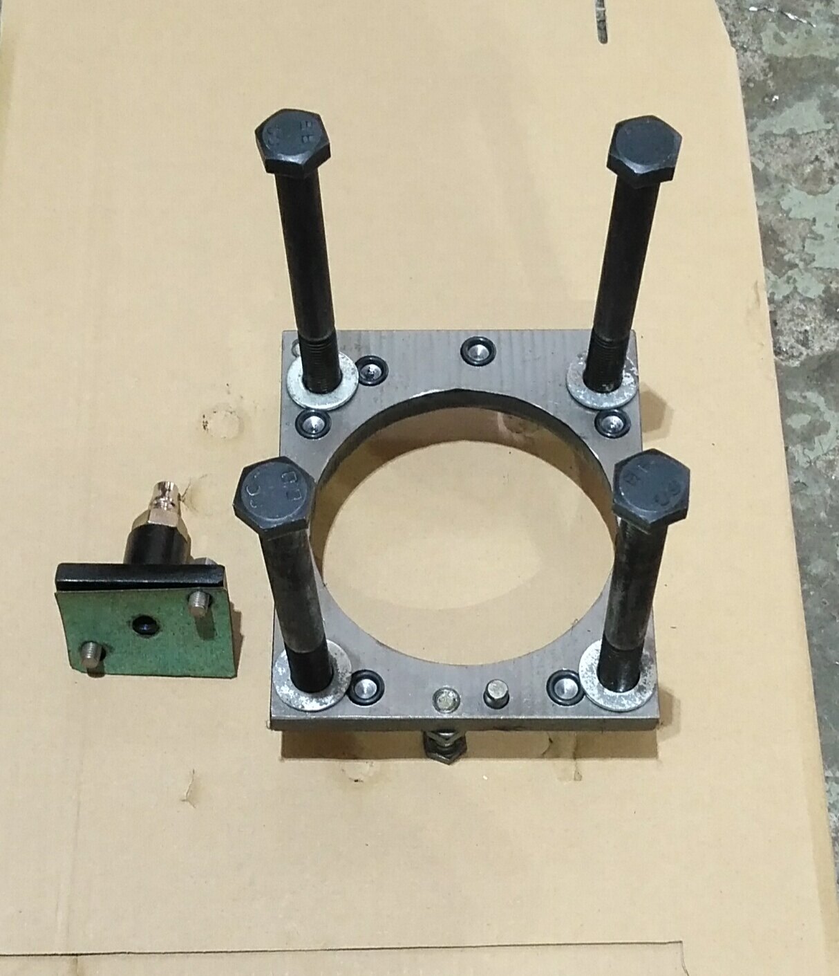 Weichai WD615P10 cylinder head leak detection tool