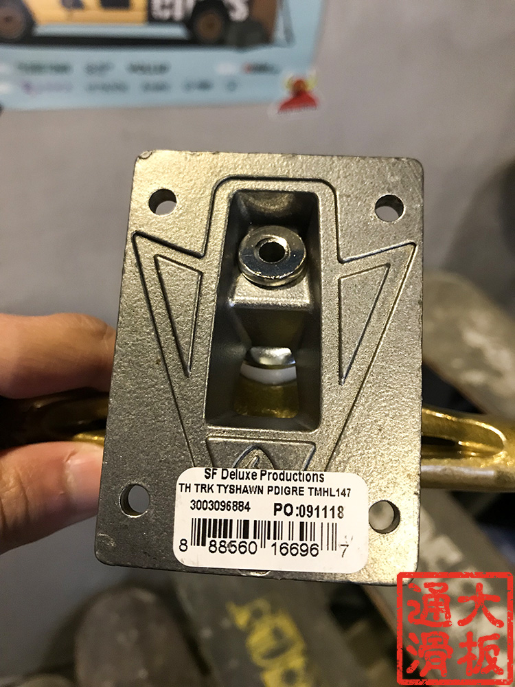 Ván trượt sấm chính hãng 145 147 cầu màu rắn đôi không khí siêu nhẹ chữ ký phần Lei Kiều - Trượt băng / Trượt / Thể thao mạo hiểm giày có bánh trượt