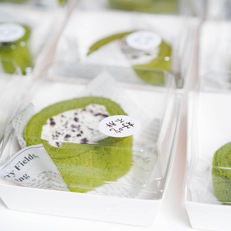 Net red soy milk mille-feuille cake box dirty wrapped peach snow beauty puff paper plastic box dessert blister packing