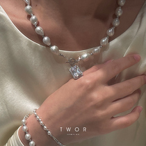 TWOR sparkling series s925 silver vintage Baroque retro square diamond pearl necklace light luxury niche