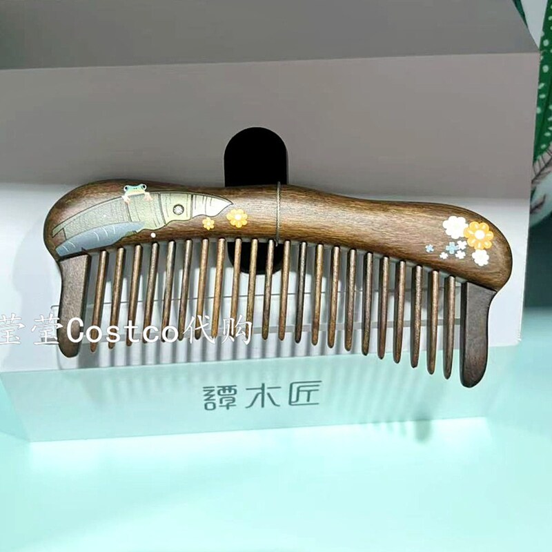 Shanghai Costco Purchased Tan Mujiang's Gua Gua Fa Cai Comb, a Compact and Exquisite Natural Wood Comb That Nourishes the Scalp Shanghai Costco Purchased Tan Mujiang's Gua Gua Fa Cai Comb, a Compact and Exquisite Natural Wood Comb That Nourishes the Scalp
