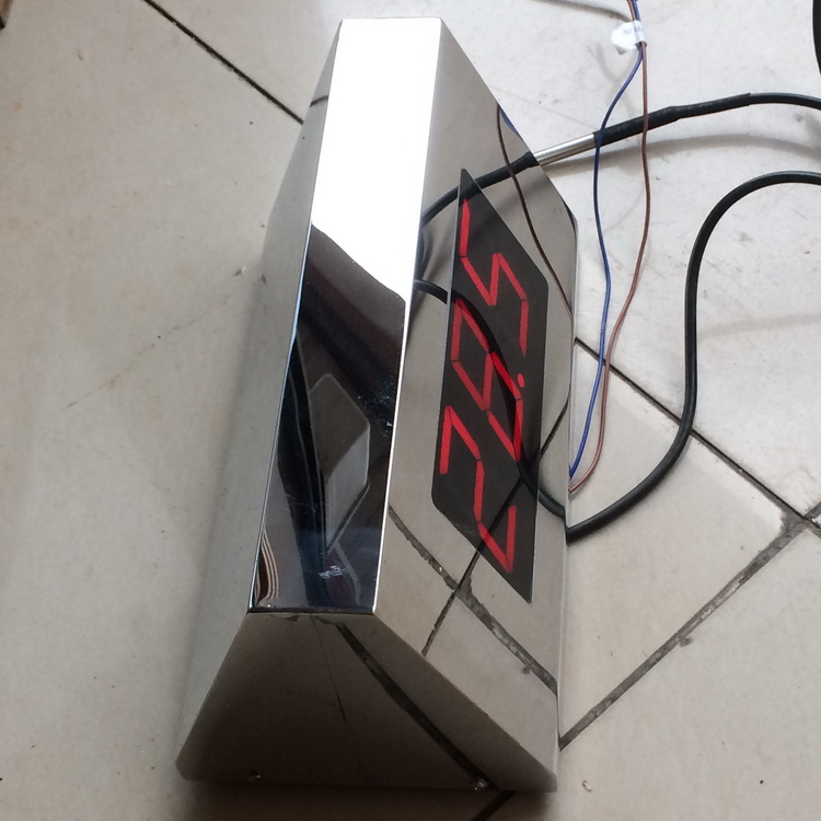 New blue water blue dark display display spa bath detector waterproof LED digital display temperature screen desktop