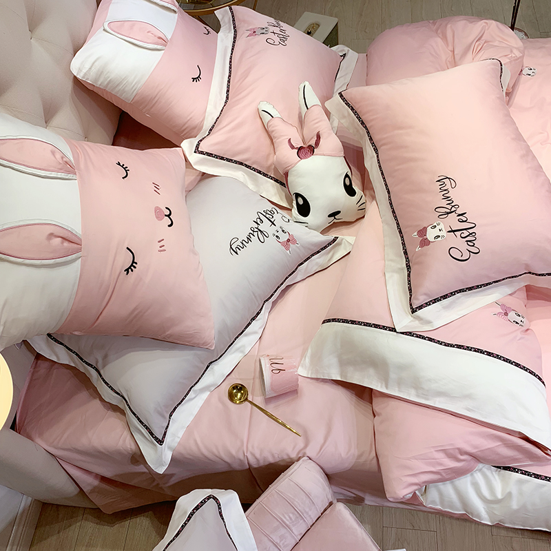 Pink Girl Heart 60 Satin Thêu nhung Cotton Bốn mảnh Full Cotton Side Bunny Dễ thương chăn đôi - Bộ đồ giường bốn mảnh chăn ra gối nệm cao cấp