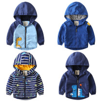 Boy coat spring autumn 2022 new Korean version tide kid foreign air baby casual even hat blouses children submachine clothes