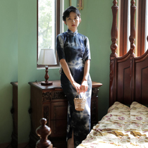 Jasmine cheongsam spring and summer four-point sleeve full open long retro Literature and Art Daily cotton silk cheongsam in the cloud Moon