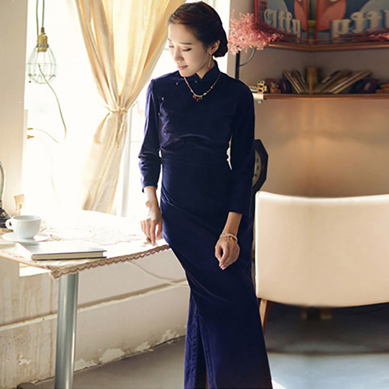 Jasmine cheongsam autumn and winter seven-point long-sleeved medium-long version of the retro literature and art daily pure cotton flocking cheongsam violet