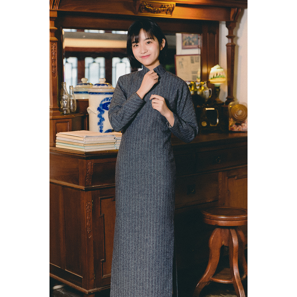 Long retro woolen cheongsam with zipper, long sleeve Long retro woolen cheongsam with zipper, long sleeve