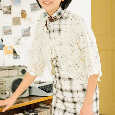 MOMOTOB cheongsam paired with a spring and summer five-quarter wide-sleeved, artistic and sweet solid-colored cotton lace-up cardigan shawl