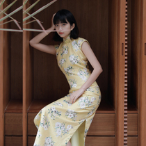 Jasmine Cheongsam May New Small Lian Sleeve Full Open Long Printed Linen Cheongsam Flower Town (Goose Yellow)