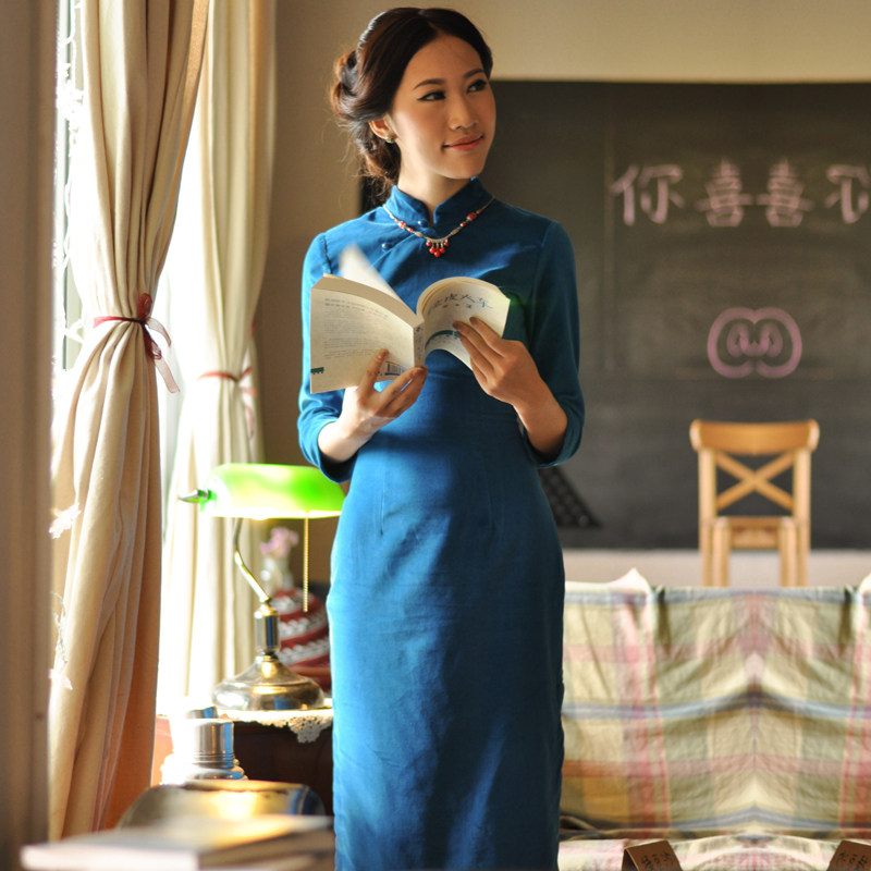 Jasmine cheongsam autumn and winter seven-point long-sleeved long-sleeved version of the retro literary daily pure cotton flocking cheongsam Kong Lan