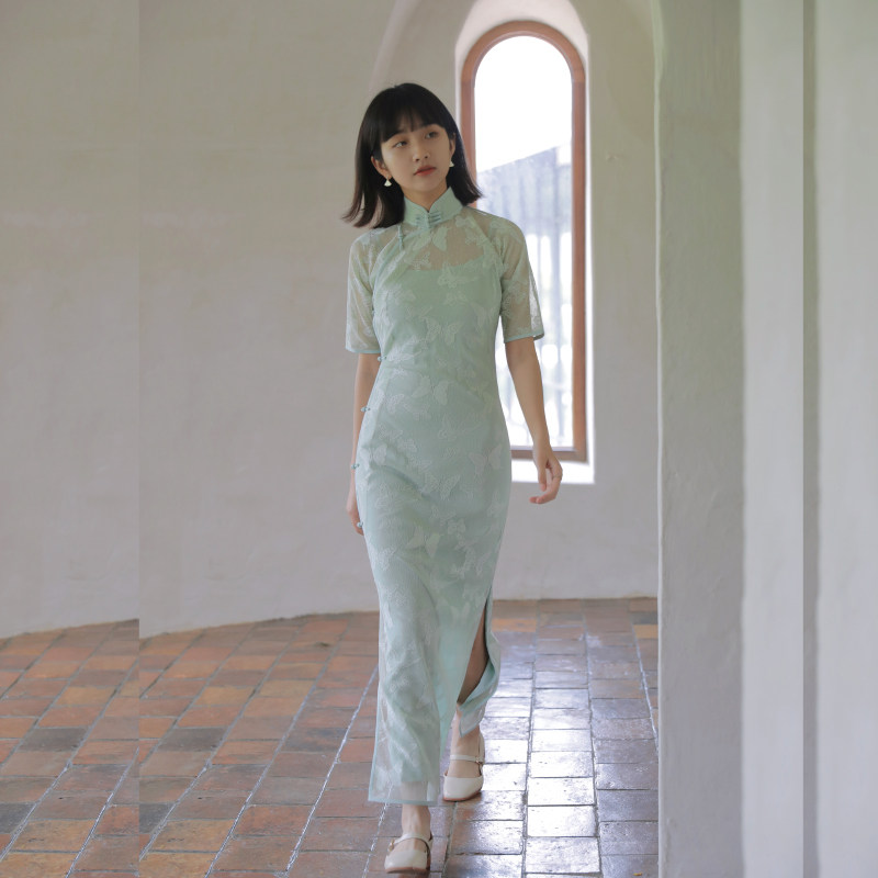 Momo cheongsam spring and autumn four-point sleeves full-open mid-length version retro literary daily lace cheongsam Qingfeng
