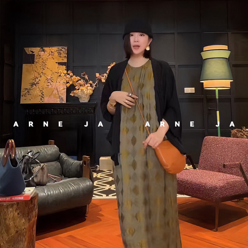 「Arne Ja」“Low Desire Aesthetics” Volumetric Deconstructed Cardigan with a Paper-Gauze Feel W1535Q301
