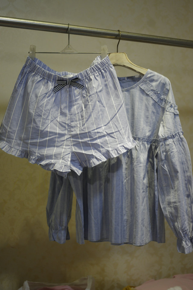 Áo khoác cotton có thể mặc bên ngoài Công chúa phồng tay áo hàng đầu Quần short xù đồ ngủ khủng long